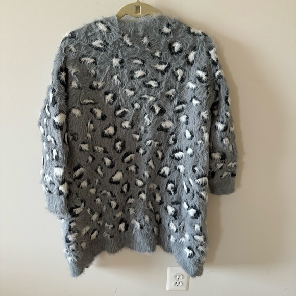 Lulu's Size S/M Peak Chic Grey Leopard Print Eyelash Knit Open Cardigan Sweater - Picture 8 of 11